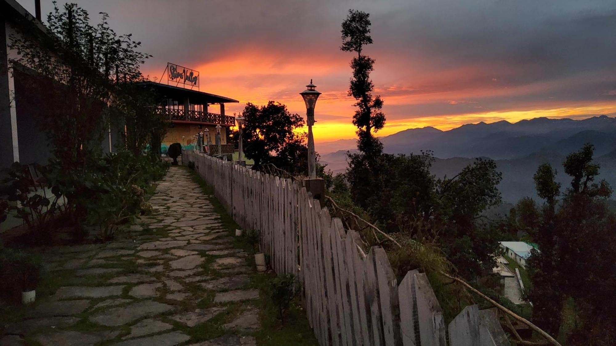 Shiva Valley Resort Kokhliyal Gaon Exterior foto